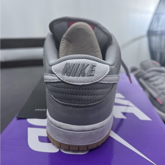 Nike Gray and White Men's Sneakers - Picture 7 of 16